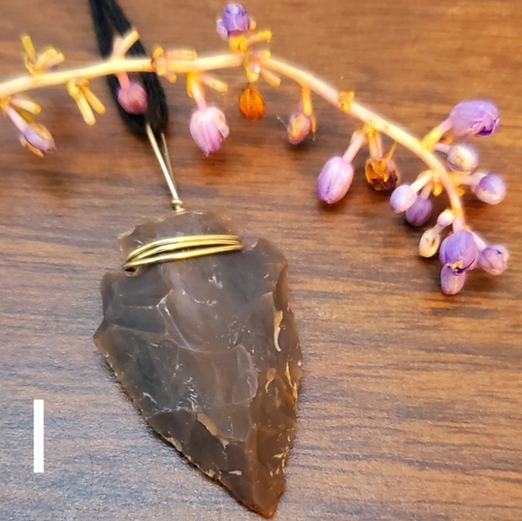 🌿 Natural Stone Arrowhead Necklace 🌿 - Picture 10 of 16